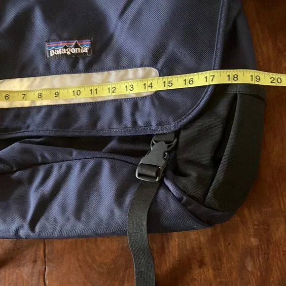 Patagonia Laptop/Messenger Bag - Picture 14 of 16